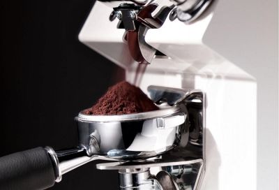 Hướng dẫn chọn máy xay hạt cà phê cho quán nhỏ